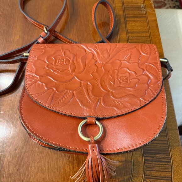 Patricia Nash Brinlee Saddle Crossbody Rose Tooled Tassel Leather Handbag Tan - Picture 2 of 4